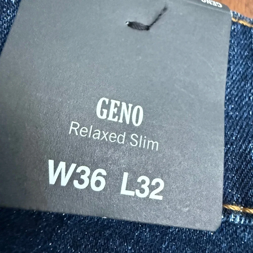 True Religion Geno Relaxed Slim Men Jeans W36 L32 (38x32)‎ Dark Wash